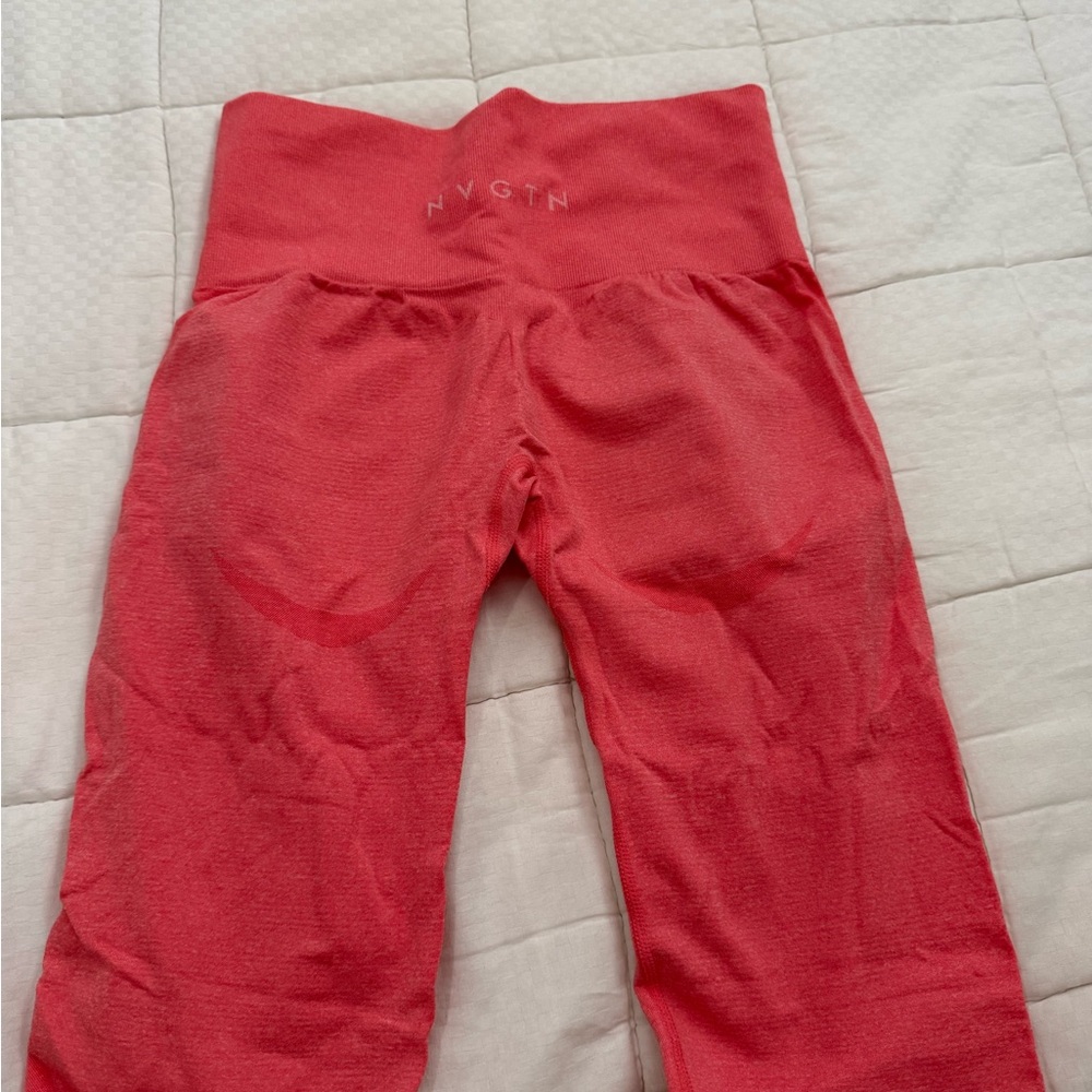 High-Waisted pink Leggings